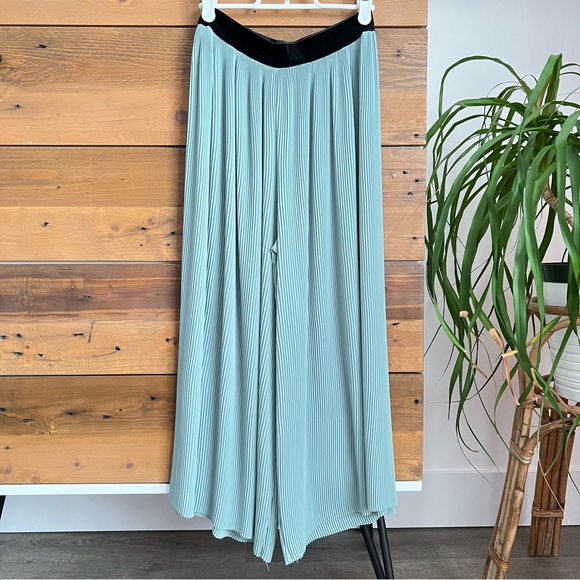 Zara Teal Plissé Cropped Pant - Picture 1 of 3